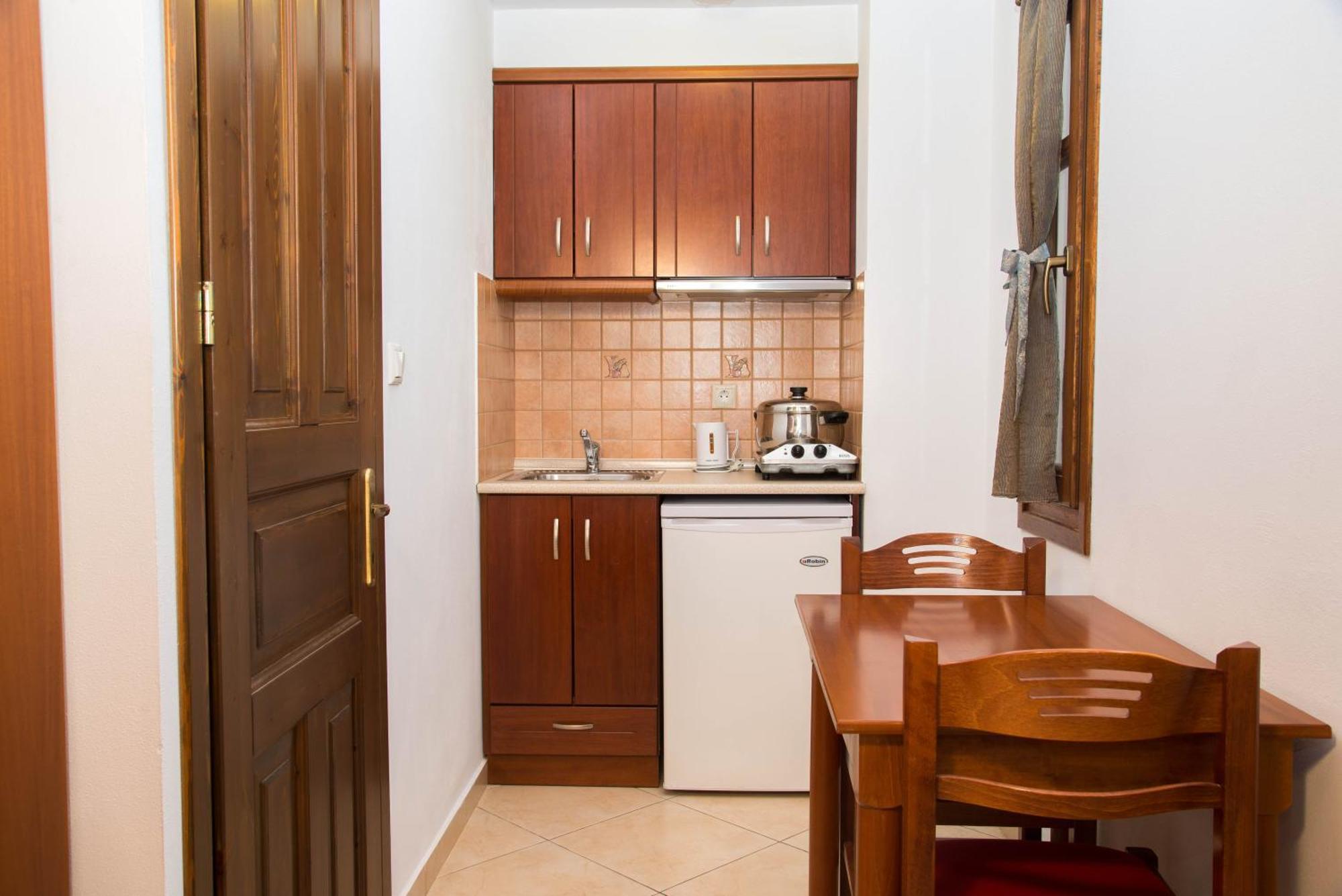 Guesthouse Enastron Хорефто Екстер'єр фото