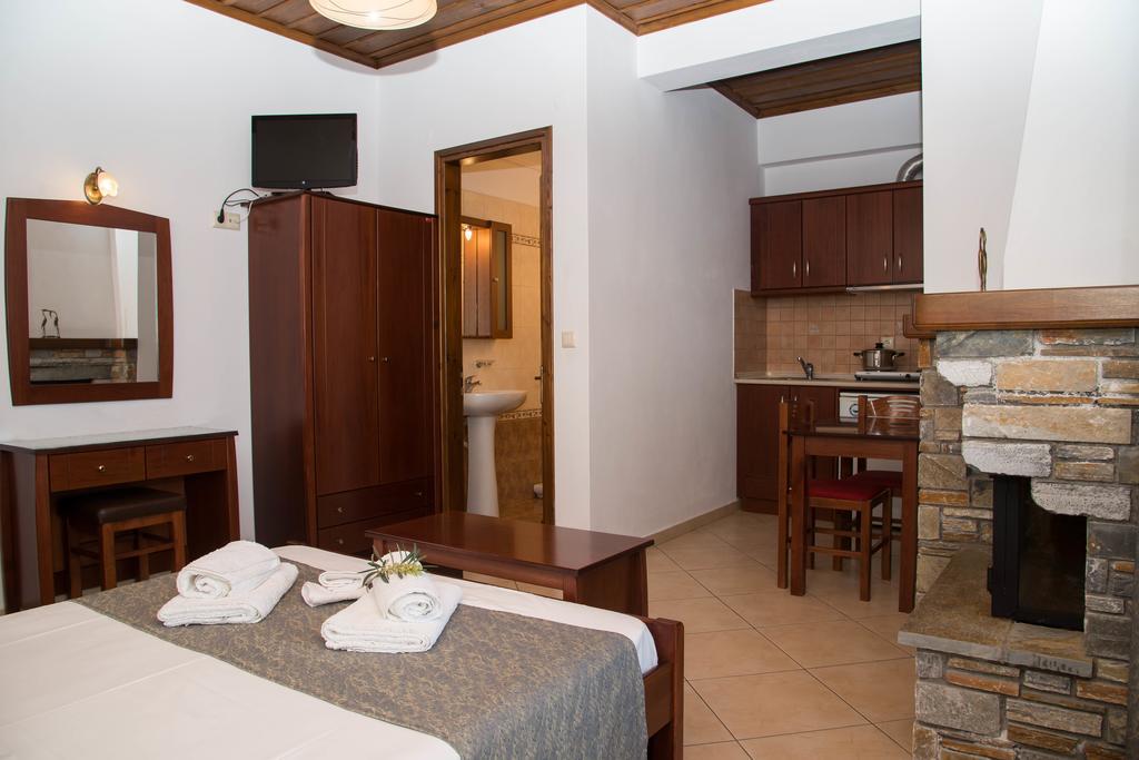Guesthouse Enastron Хорефто Екстер'єр фото