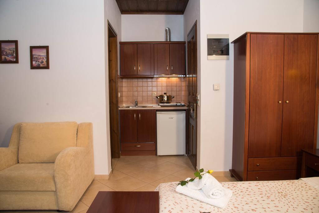 Guesthouse Enastron Хорефто Екстер'єр фото