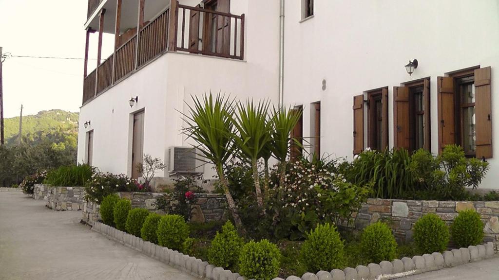 Guesthouse Enastron Хорефто Екстер'єр фото