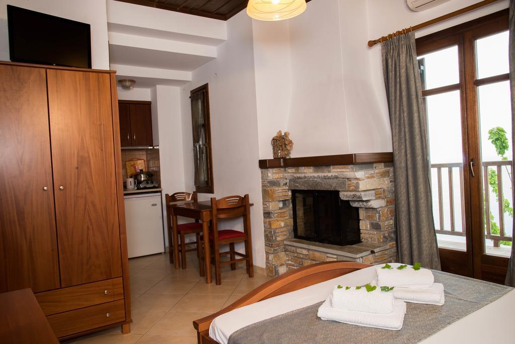 Guesthouse Enastron Хорефто Номер фото
